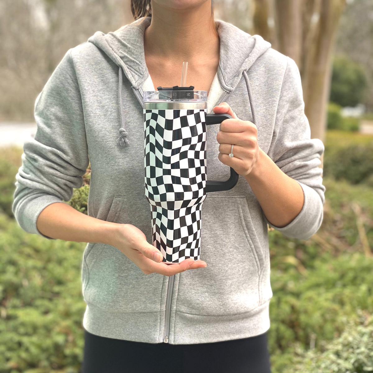 Stylish Checker Large Water Cup with Handle
