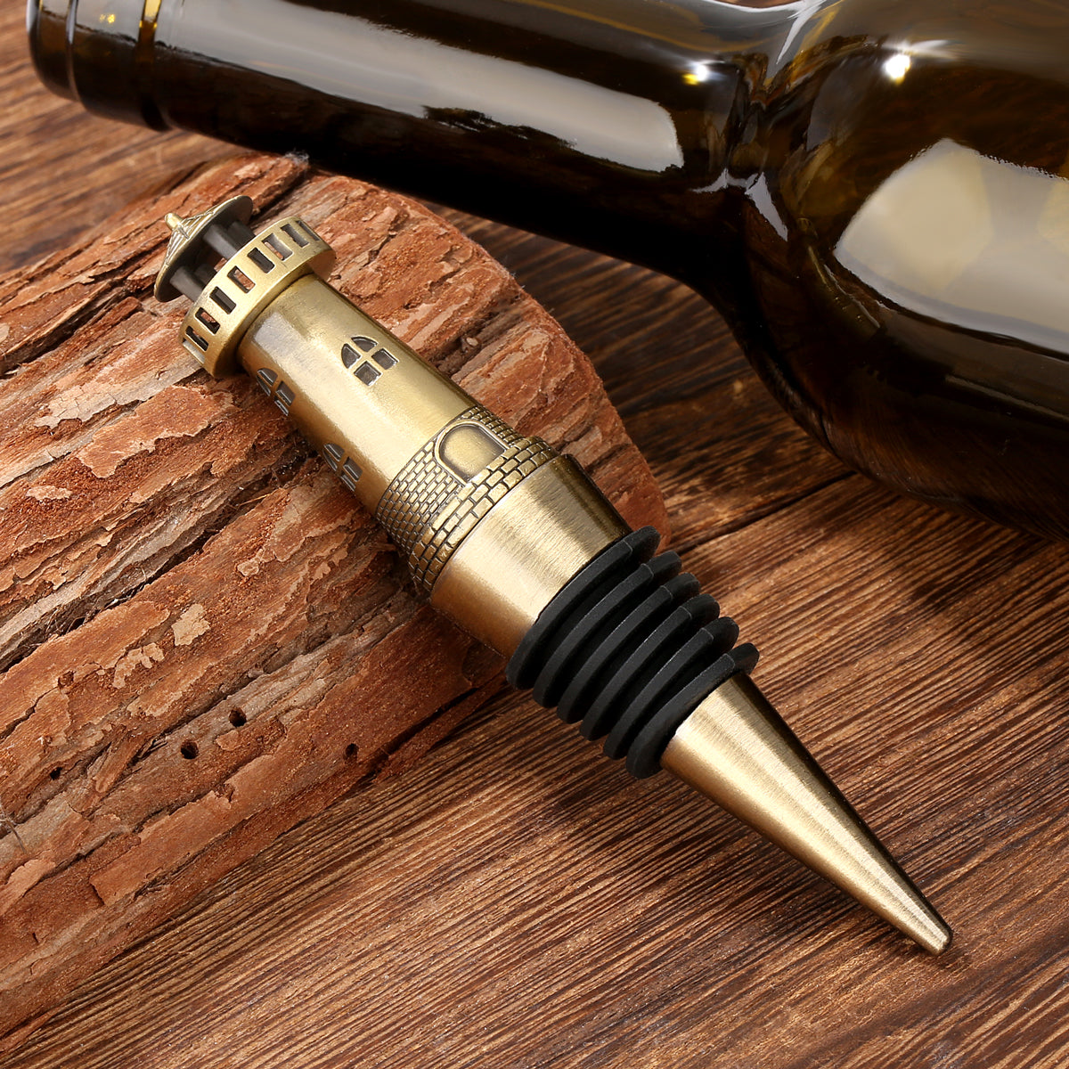 Creative Lighthouse Wine Stopper, Seals the Aroma of Wine, Protects High-Quality Wine, and Serves as a Premium Tool for Wine Preservation.
